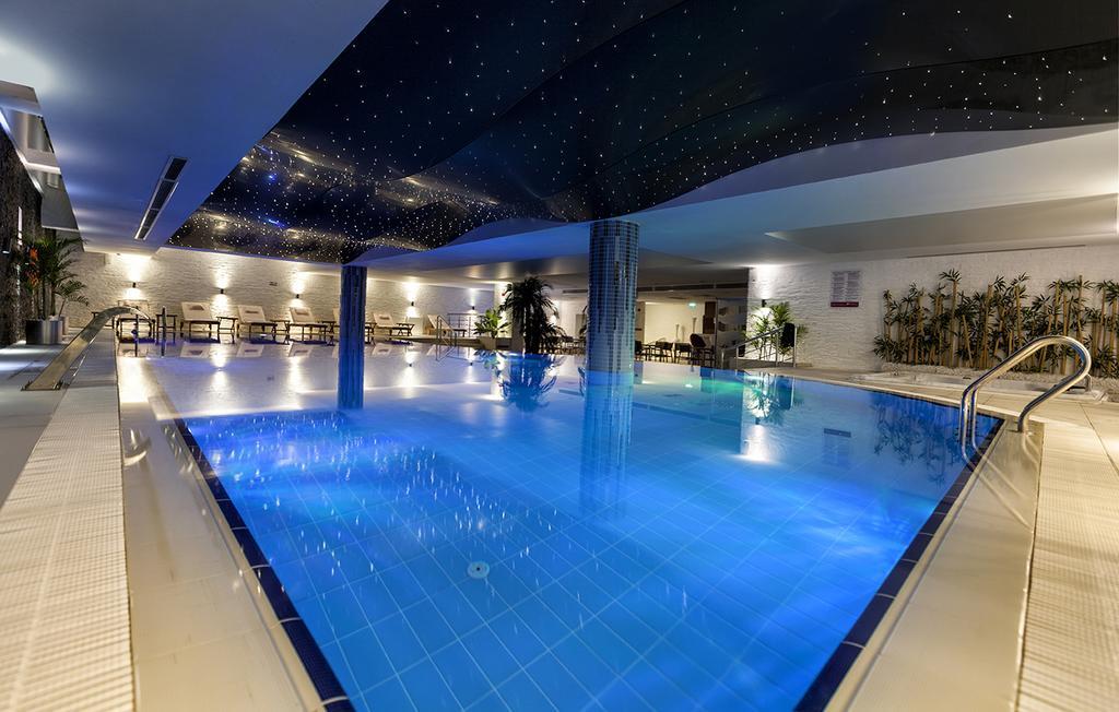 Hotel Ramada Plaza By Wyndham Izmit Kocaeli Exterior foto The pool at the hotel